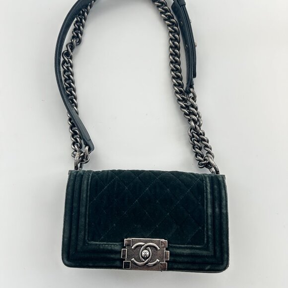 CHANEL dark green Quilted Shoulder Bag - Picture 1 of 11
